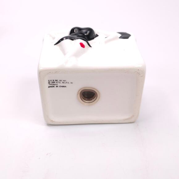 Betty Boop 1995 Ceramic Salt and Pepper Shaker with Removable Head - Picture 8 of 13